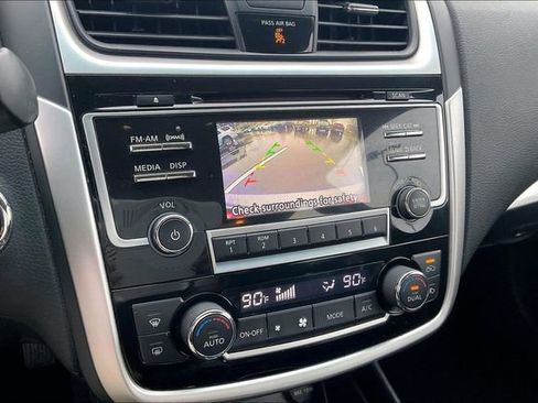 Used 2018 Nissan Altima 2.5 SV image 21