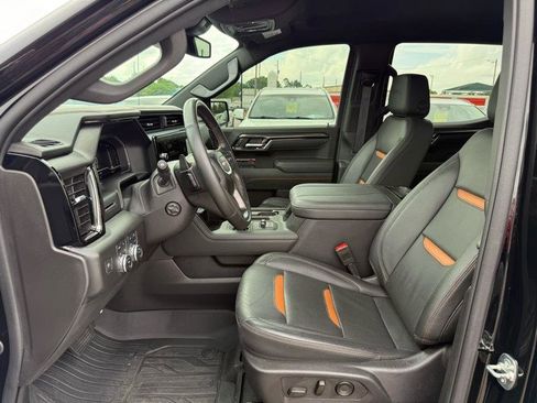 Used 2025 GMC Sierra 1500 AT4 image 12