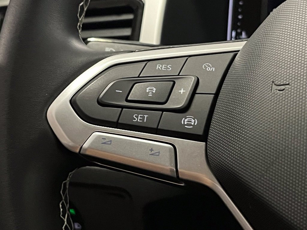 Used 2023 Volkswagen Atlas Cross Sport SE w/ Black Wheel Package AWD/4WD image 26