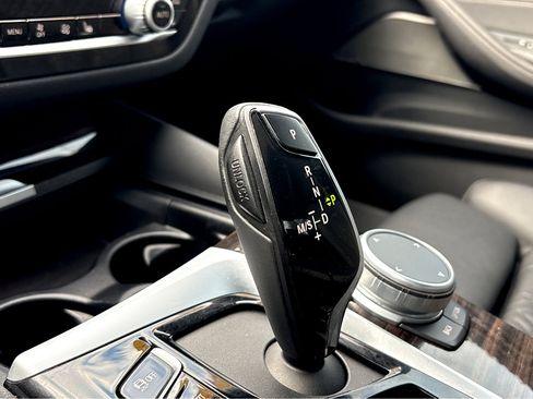 Used 2021 BMW 530i 530i w/ Premium Package image 18