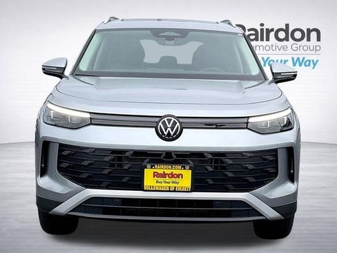New 2025 Volkswagen Tiguan SE AWD/4WD image 16