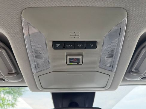 Used 2025 Toyota RAV4 XLE FWD image 30