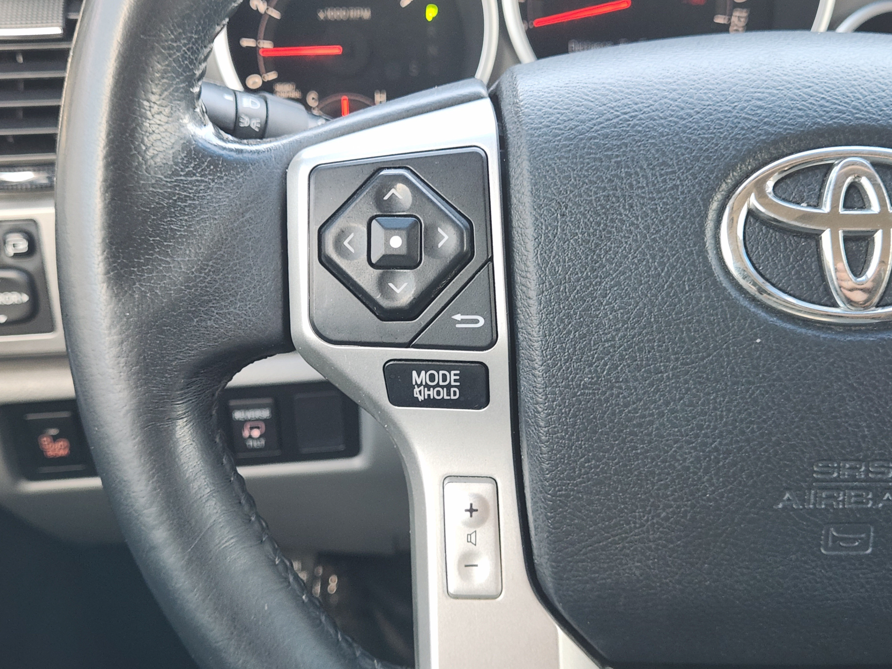 Used 2014 Toyota Sequoia Platinum RWD image 22