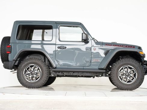 Used 2024 Jeep Wrangler Rubicon image 13