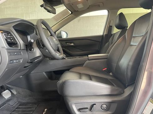 Certified 2025 Nissan Rogue SL AWD/4WD image 10
