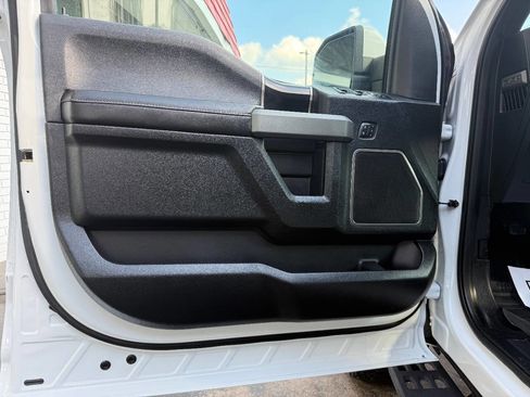 Used 2018 Ford F150 Raptor w/ Equipment Group 802A Luxury image 19