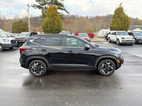 Used 2025 Kia Seltos EX w/ EX Sunroof Package image 9