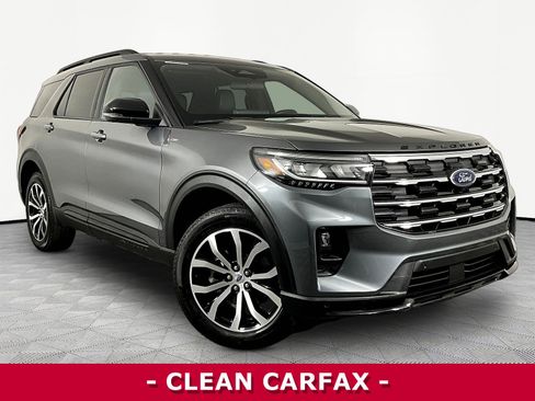 Used 2025 Ford Explorer ST-Line AWD/4WD image 3