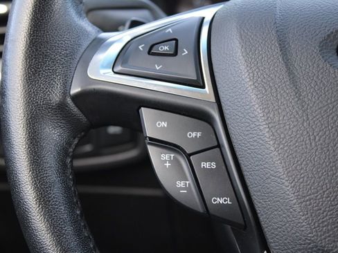 Used 2018 Ford Edge Titanium image 29