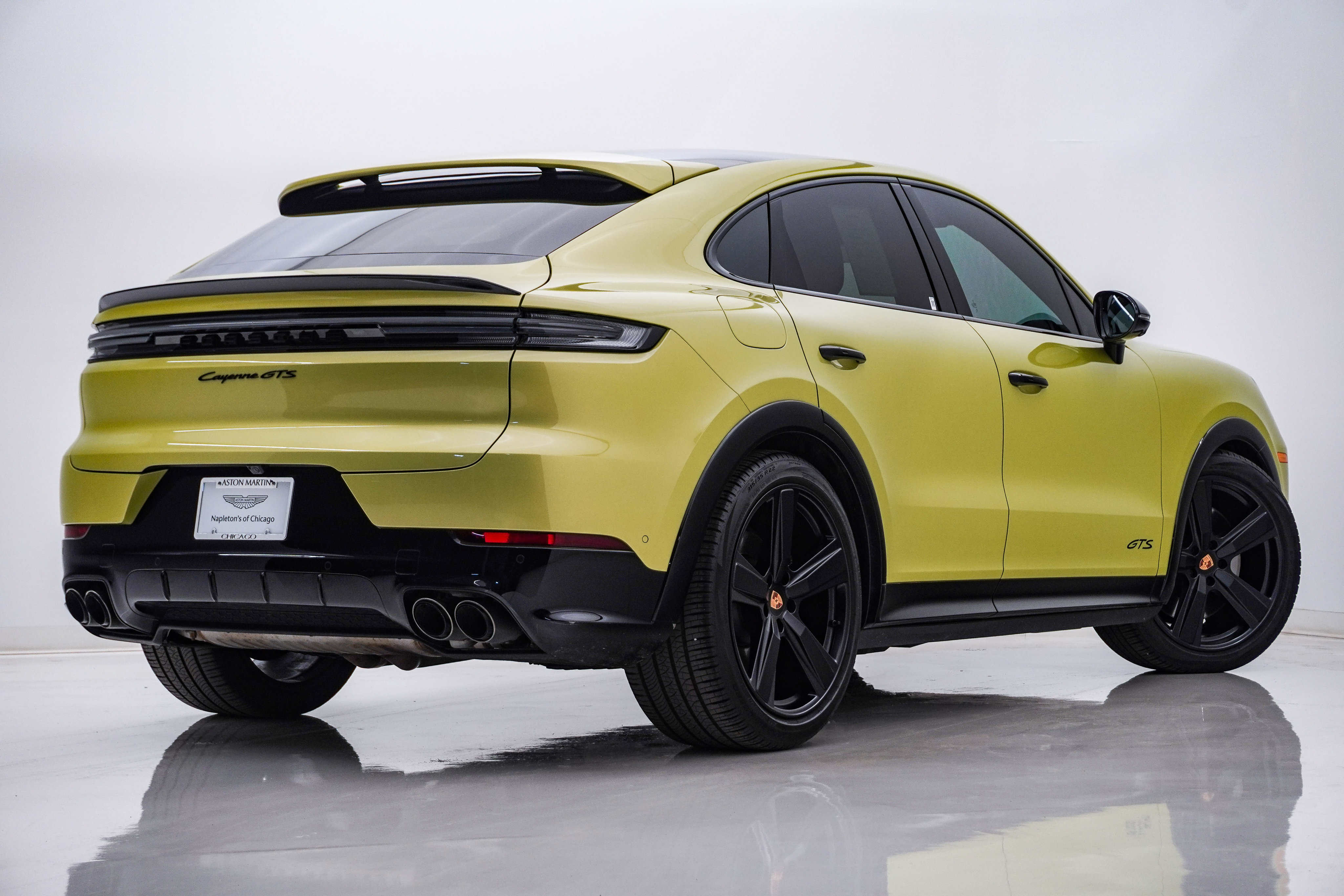 Used 2025 Porsche Cayenne GTS AWD/4WD image 9