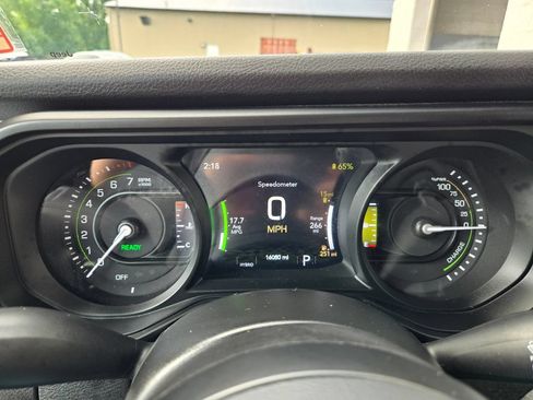 Used 2025 Jeep Wrangler Unlimited Sport S 4xe AWD/4WD image 18