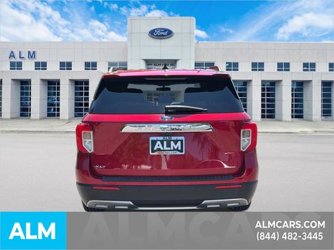 Used 2021 Ford Explorer XLT RWD image 6