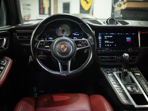 Used 2020 Porsche Macan S AWD/4WD image 19