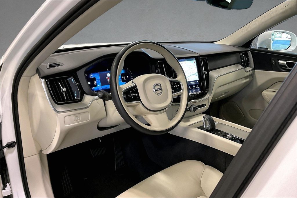 Certified 2023 Volvo XC60 B5 Plus w/ Climate Package AWD/4WD image 18