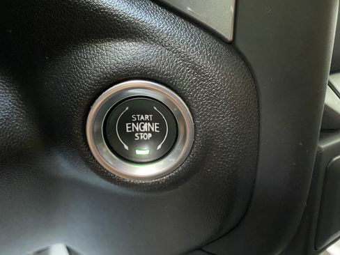 Used 2022 Chevrolet Silverado 1500 Custom AWD/4WD image 27