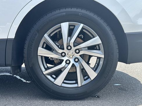 Used 2024 Chevrolet Equinox Premier FWD image 16