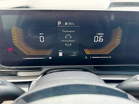 Certified 2025 Kia Carnival FWD image 38