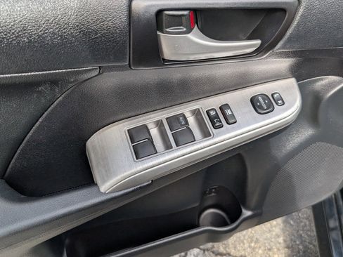 Used 2013 Toyota Camry SE FWD image 13