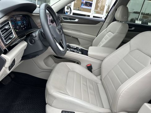 Used 2024 Volkswagen Atlas SEL image 10