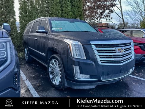 Used 2017 Cadillac Escalade ESV Platinum image 1