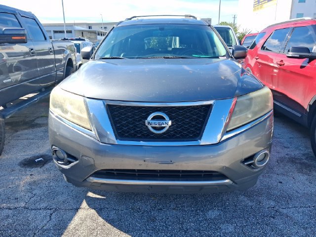 Used 2015 Nissan Pathfinder SL w/ SL Tech Package FWD image 2