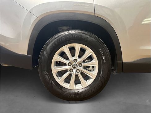 Used 2025 Toyota Grand Highlander AWD image 18