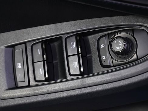 Certified 2025 Subaru Crosstrek 2.0i image 23