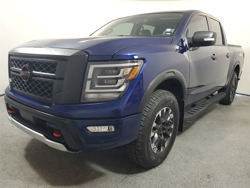 Used 2023 Nissan Titan PRO-4X w/ Pro-4x Convenience Package image 3