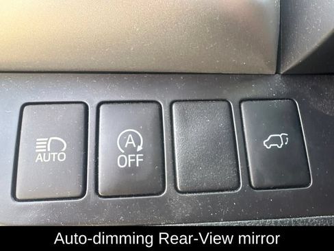 Used 2019 Toyota Highlander XLE AWD/4WD image 14