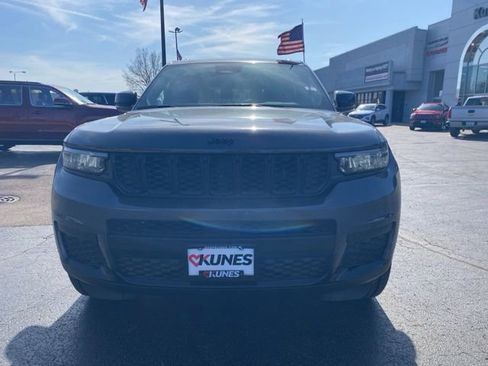 New 2025 Jeep Grand Cherokee L Laredo image 12