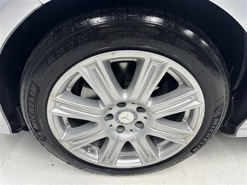 Used 2013 Mercedes-Benz E 350 4MATIC Sedan image 15