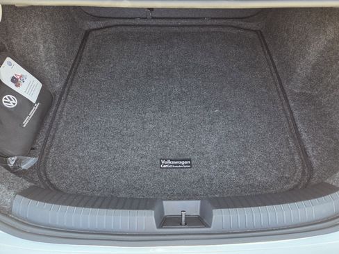 Used 2019 Volkswagen Jetta GLI image 9