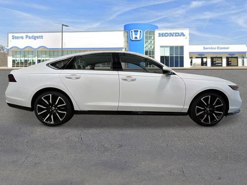 New 2026 Honda Accord Touring image 7