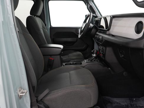 Used 2024 Jeep Wrangler Unlimited image 12