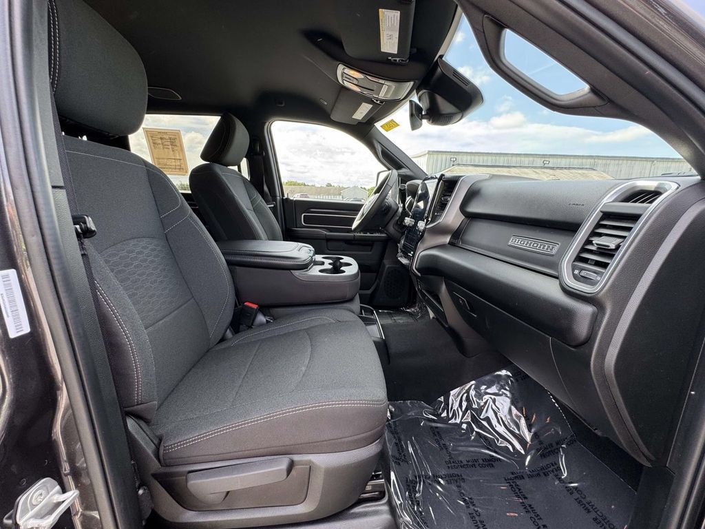 Used 2025 RAM 2500 Big Horn AWD/4WD image 15