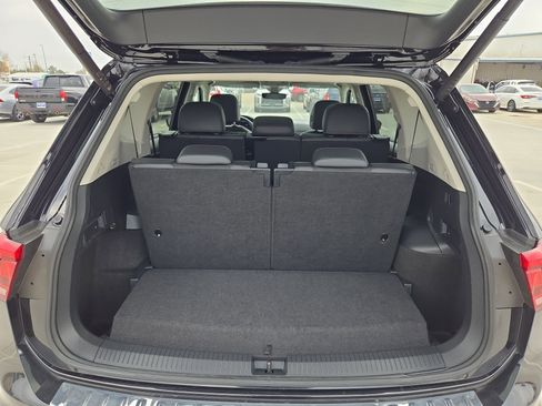 Used 2024 Volkswagen Tiguan Wolfsburg Edition image 30