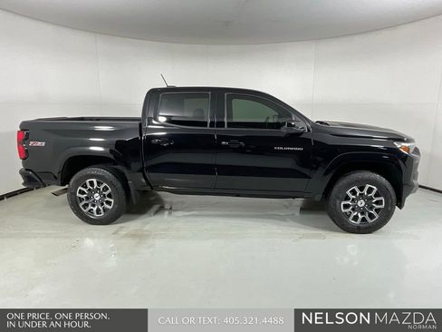 Used 2023 Chevrolet Colorado Z71 w/ Z71 Convenience Package 2 AWD/4WD image 5