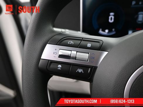 Used 2025 Hyundai Tucson SEL FWD image 16