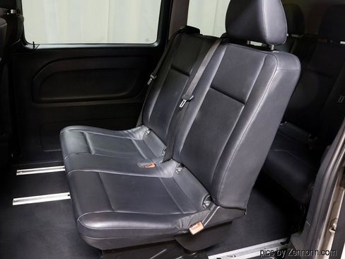 Used 2017 Mercedes-Benz Metris Passenger image 9