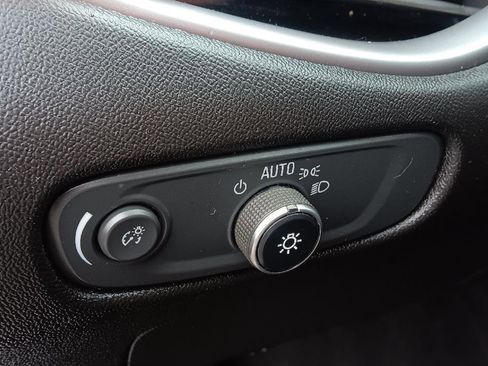 Used 2022 Chevrolet Malibu LT image 10