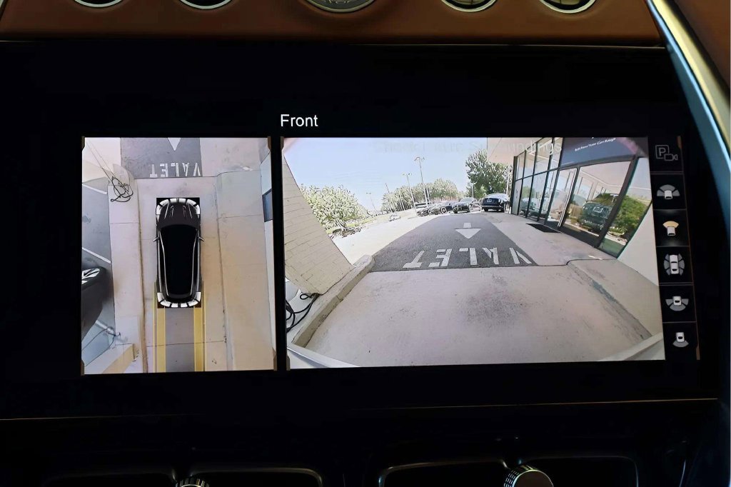 Used 2022 Aston Martin DBX AWD/4WD image 17