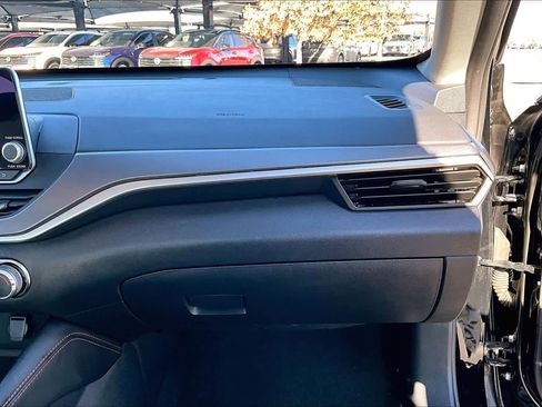 Used 2024 Nissan Altima 2.5 SR image 18