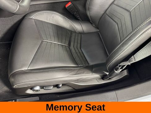 Used 2021 Chevrolet Corvette Stingray w/ Z51 Performance Package image 13