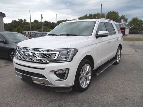 Used 2019 Ford Expedition Platinum image 2