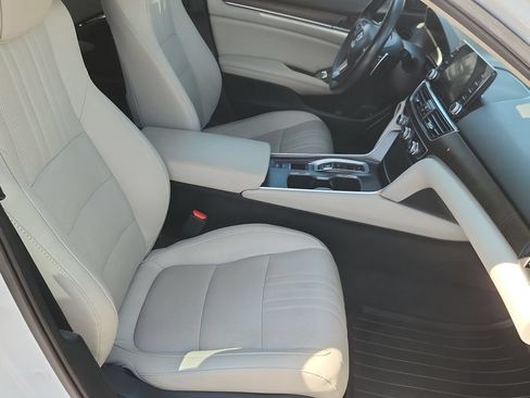 Used 2020 Honda Accord Touring image 15