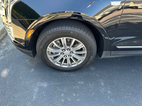 Used 2017 Cadillac XT5 Premium Luxury FWD image 11
