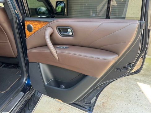 Used 2017 INFINITI QX80 4WD image 31