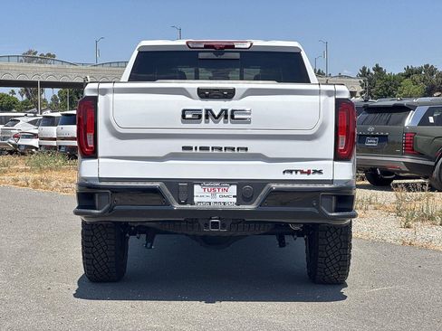 New 2026 GMC Sierra 1500 AT4X w/ LPO, Black Badging Package AWD/4WD image 4