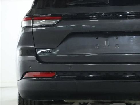 Certified 2024 Jeep Grand Cherokee Altitude image 43