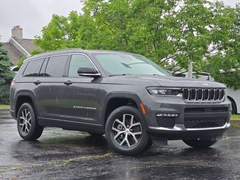 Used 2024 Jeep Grand Cherokee L Limited AWD/4WD image 2